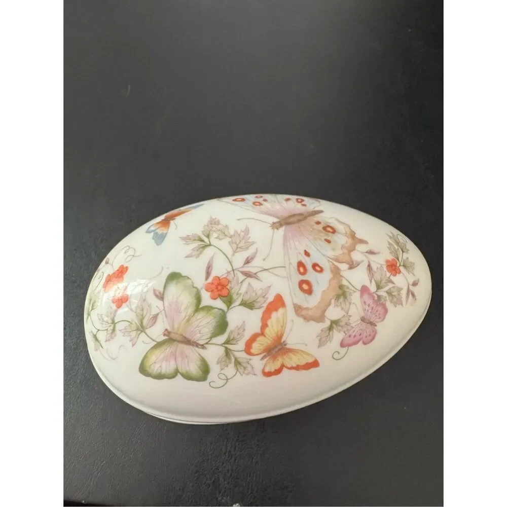 Vintage 70’s 22k Gold Avon Butterfly Floral Egg Shaped Trinket Jewelry Box Boho